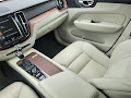 2021 Volvo XC60 T5 Momentum