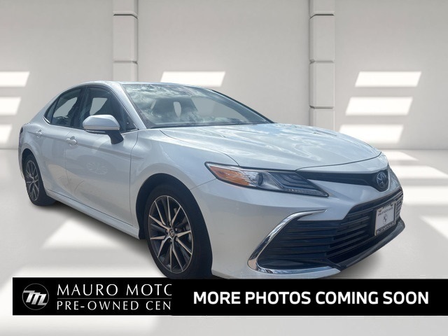2023 Toyota Camry Hybrid XLE