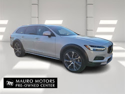 2022 Volvo V90 Cross Country B6