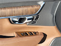 2022 Volvo V90 Cross Country B6